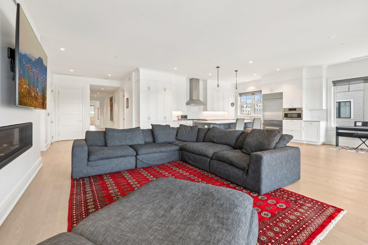 Interior, Kitchen, Living room, Pendant Lights, Recessed Lighting, Stainless Steel Appliances, Wood Texture Flooring