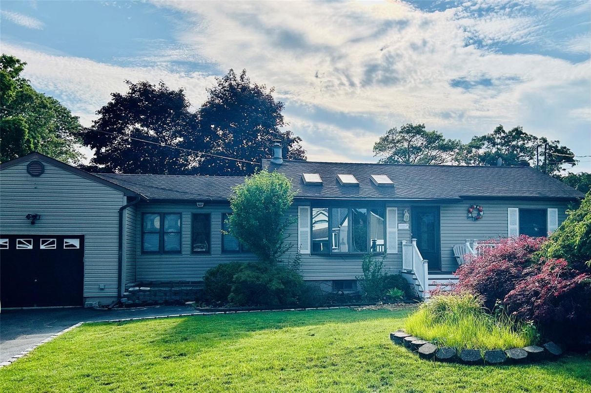 Backyard, Exterior, Facade, Cape Cod
