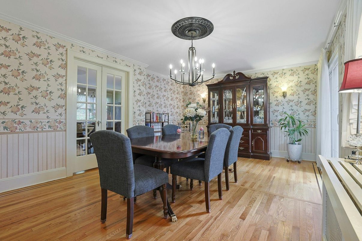 Chandelier, Dining room, Interior, Wood Texture Flooring