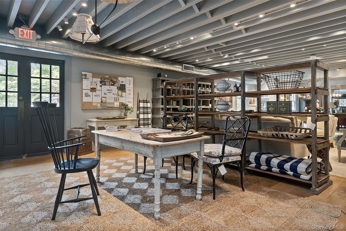 Dining room, Interior, Recessed Lighting