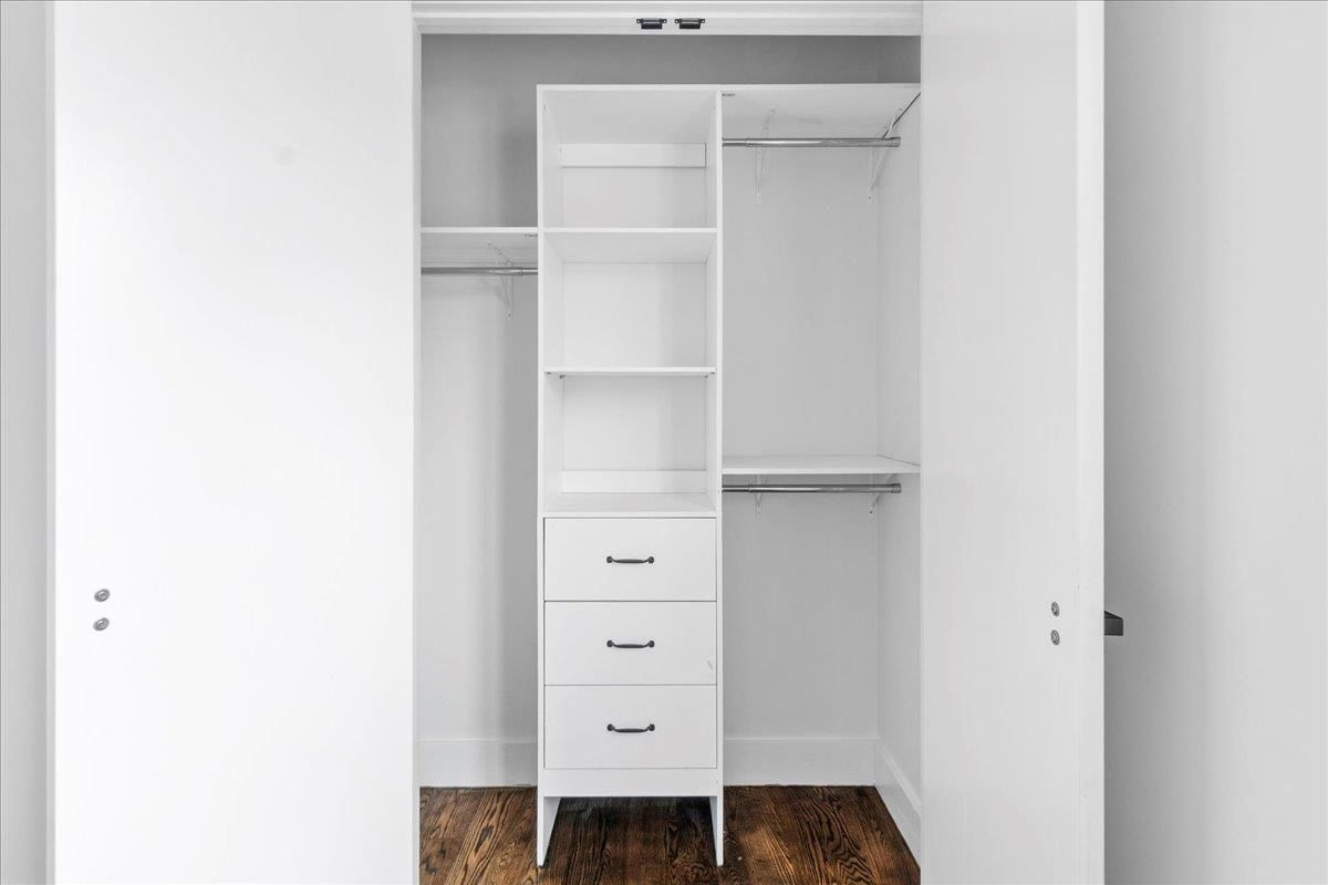Interior, Walk-in Closets, Wood Texture Flooring