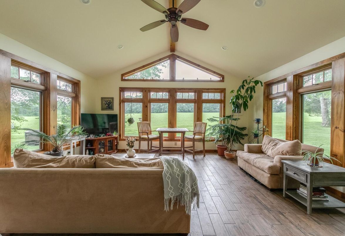 Interior, Living room, Recessed Lighting, Sun Room, Wood Texture Flooring