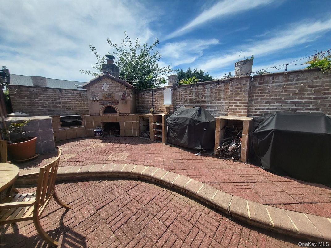 Exterior, Outdoor Kitchen