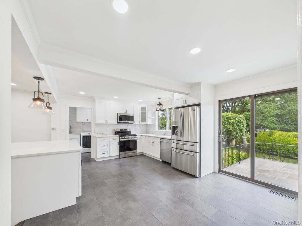 Interior, Kitchen, Pendant Lights, Recessed Lighting, Stainless Steel Appliances