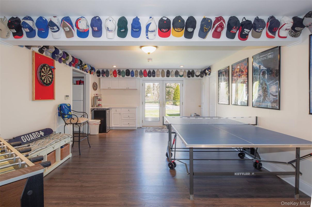Game Room, Interior, Wood Texture Flooring