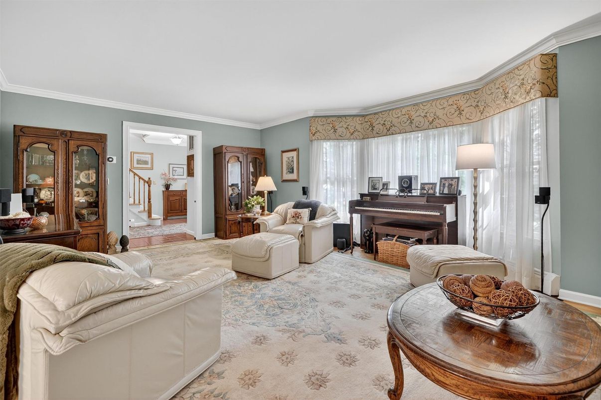 Interior, Living room, Piano