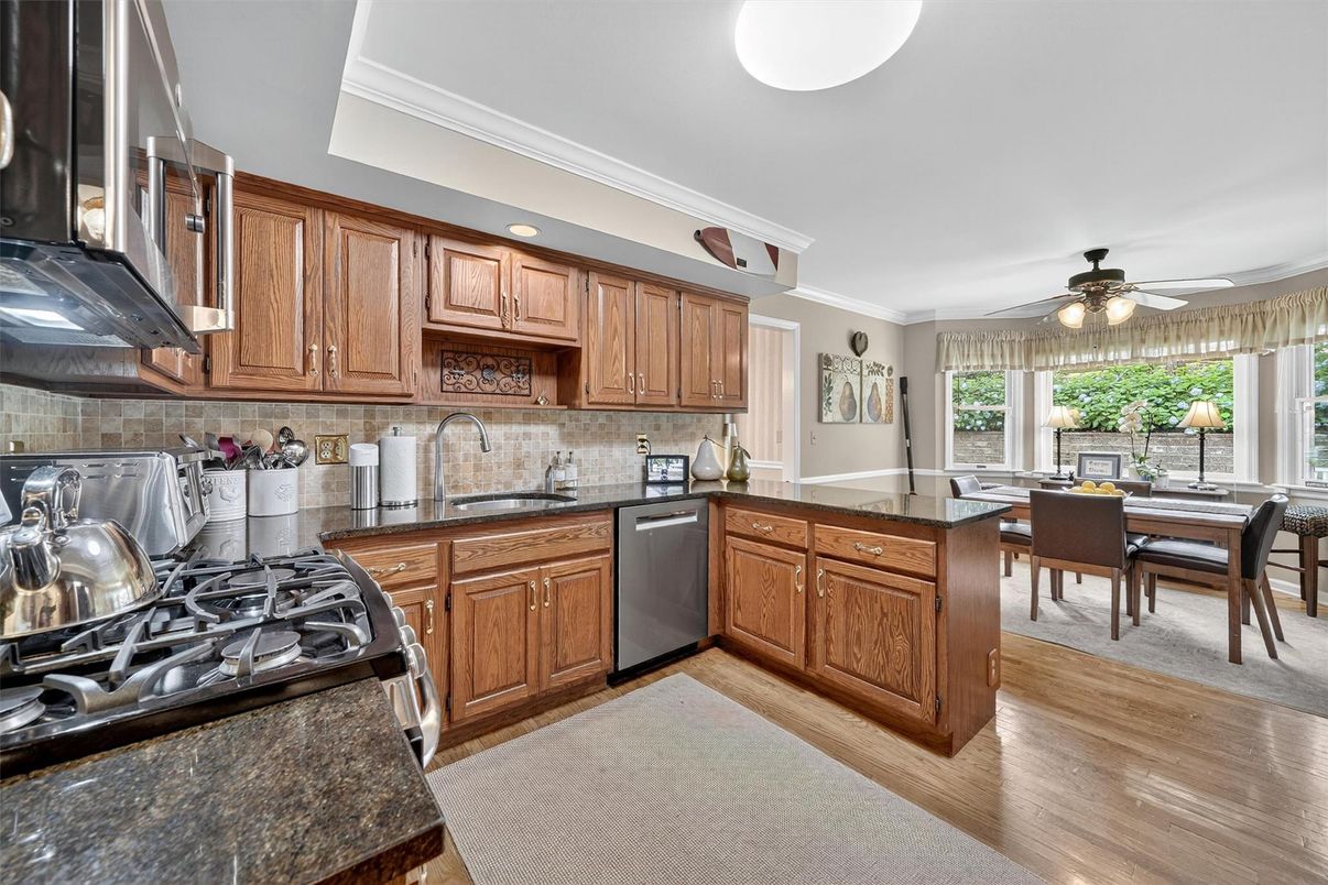 Dining room, Interior, Kitchen, Recessed Lighting, Wood Texture Flooring