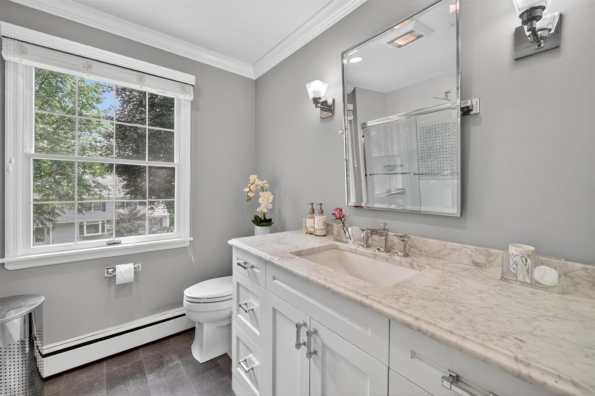 Bathroom, Interior, Recessed Lighting