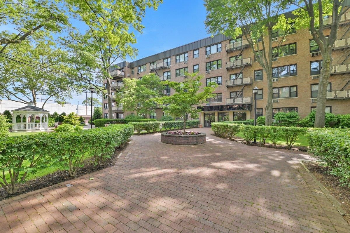 Backyard, Exterior, Facade, Condo Building