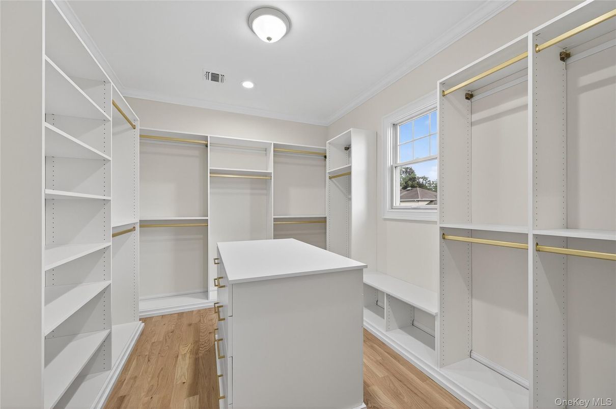 Interior, Recessed Lighting, Walk-in Closets, Wood Texture Flooring