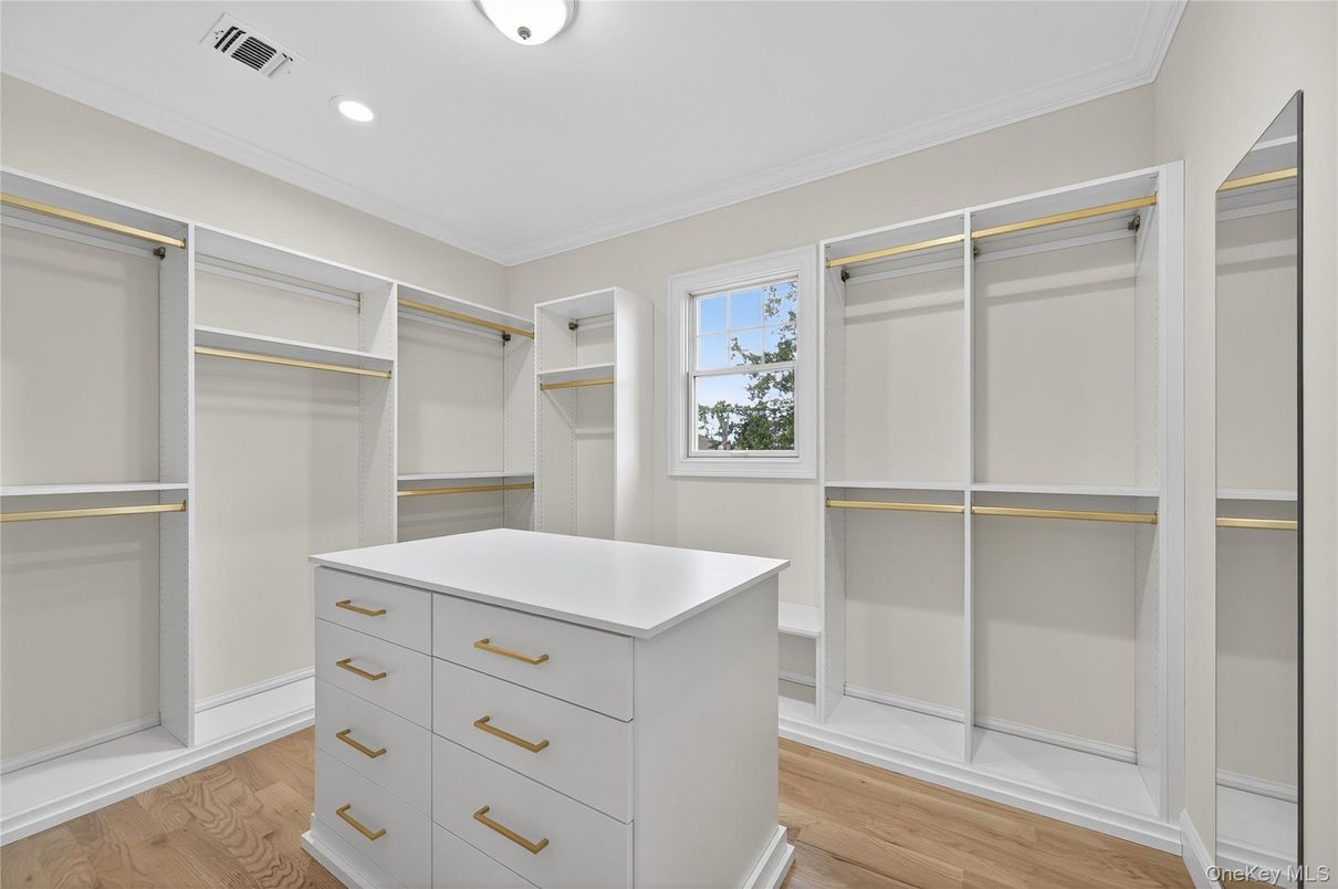 Interior, Recessed Lighting, Walk-in Closets, Wood Texture Flooring