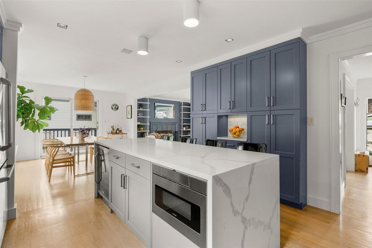 Dining room, Interior, Kitchen, Recessed Lighting, Wood Texture Flooring