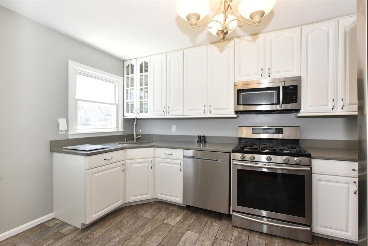Chandelier, Interior, Kitchen, Stainless Steel Appliances, Wood Texture Flooring
