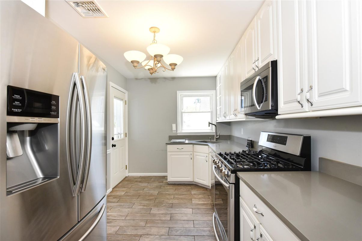 Chandelier, Interior, Kitchen