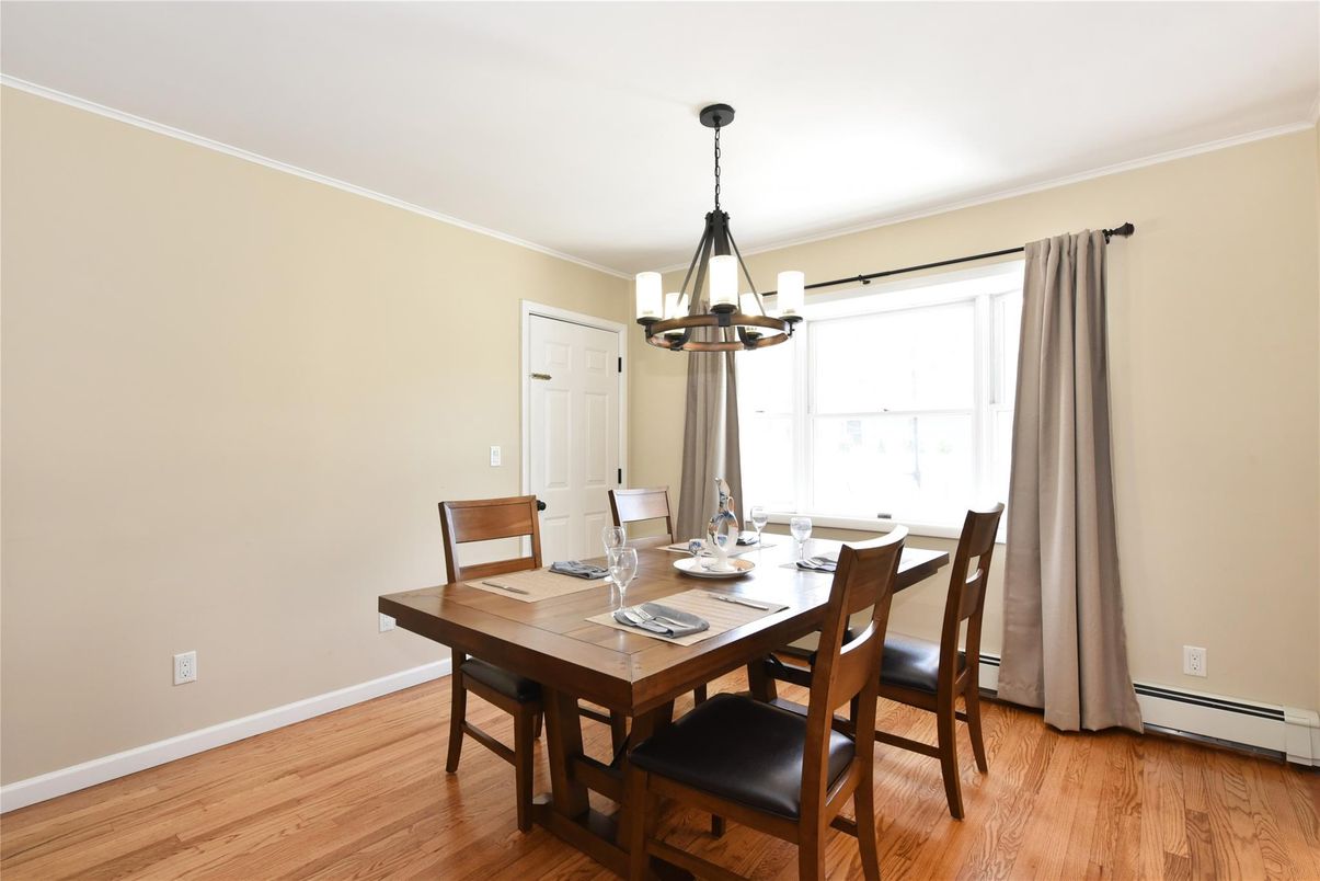 Chandelier, Dining room, Interior, Pendant Lights, Wood Texture Flooring