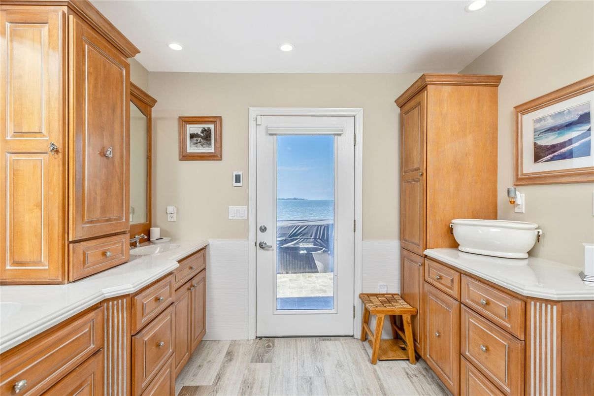 Bathroom, Interior, Recessed Lighting, Water, Wood Texture Flooring