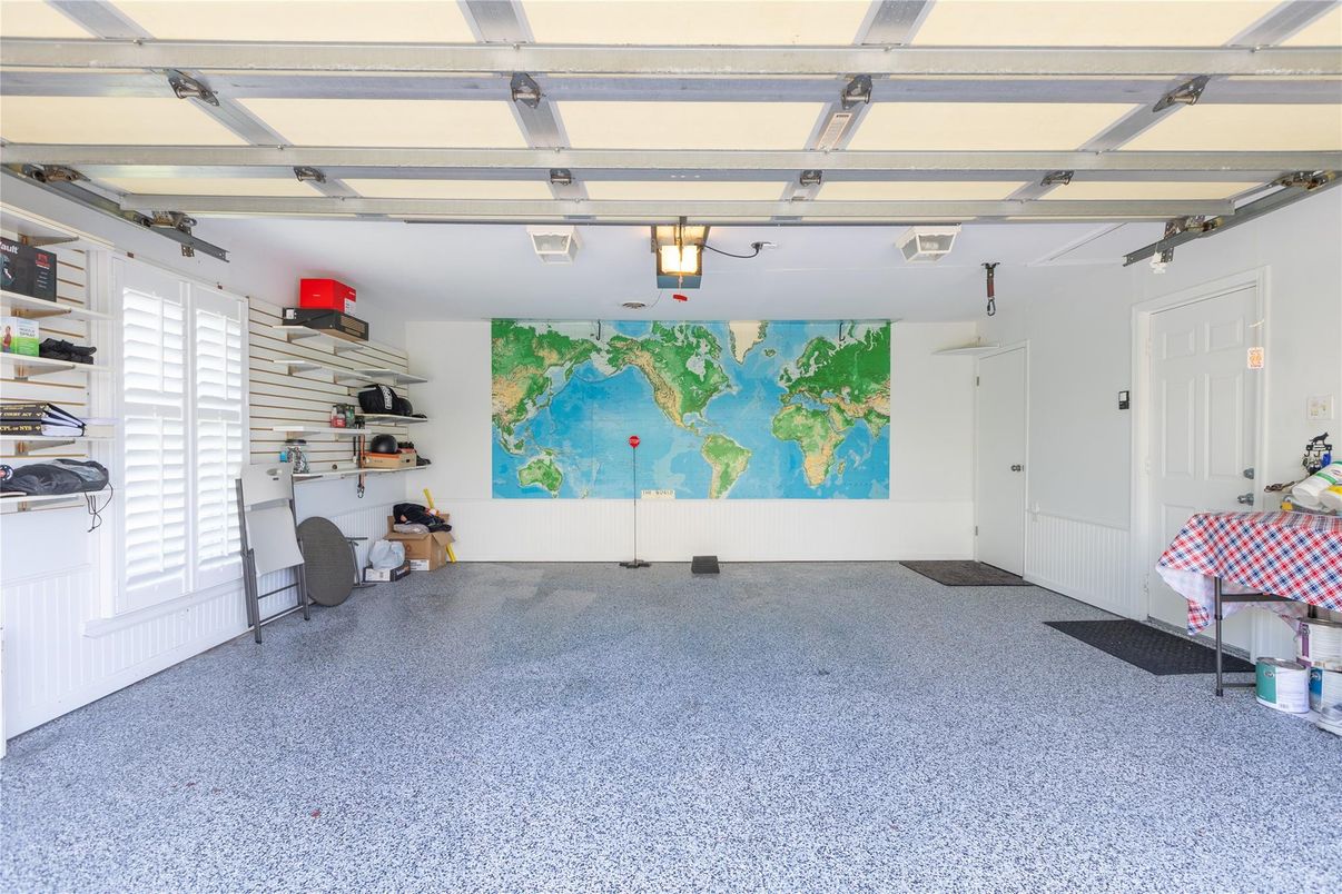 Garage, Interior