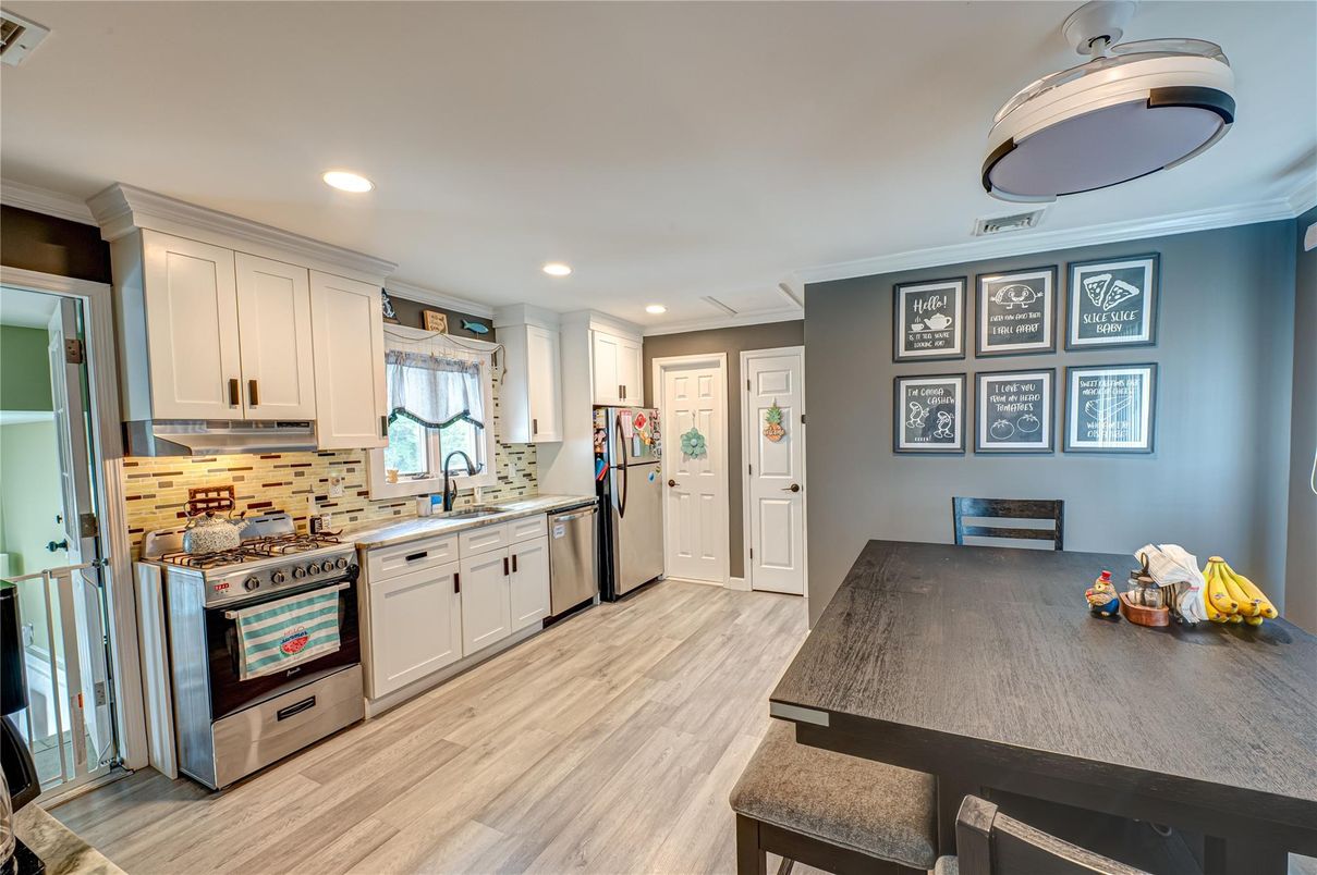 Interior, Kitchen, Recessed Lighting, Wood Texture Flooring