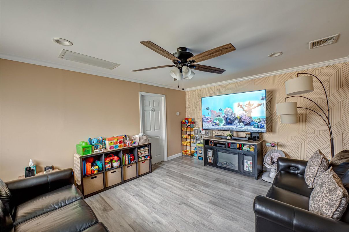 Interior, Living room, Recessed Lighting, Wood Texture Flooring