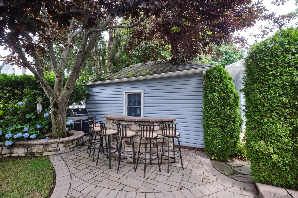 Exterior, Outdoor Kitchen