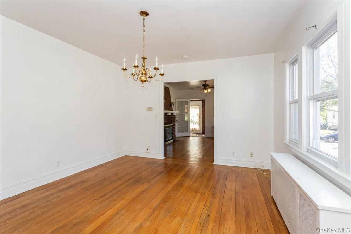 Empty room, Interior, Pendant Lights, Wood Texture Flooring