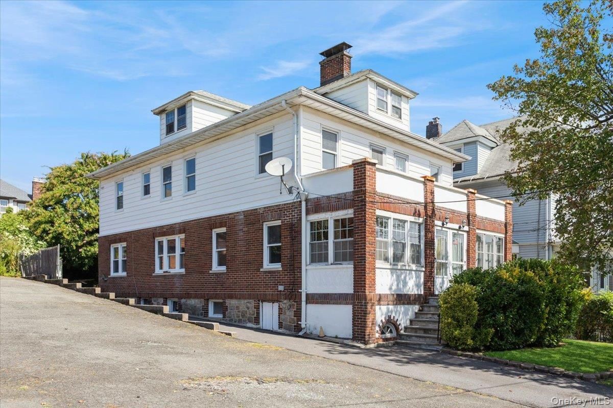 Exterior, Facade, Brick Facade, Georgian