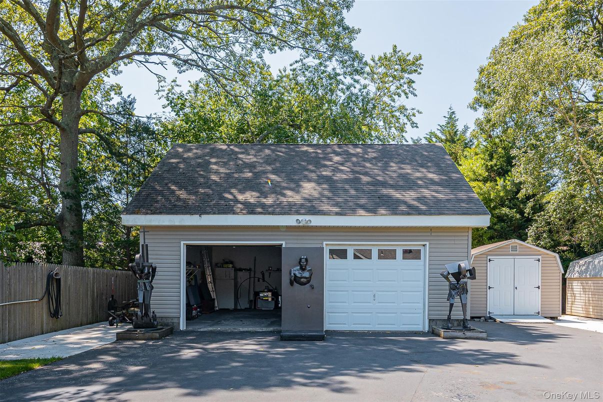 Detached Garage, Exterior