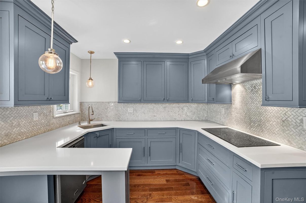 Interior, Kitchen, Pendant Lights, Recessed Lighting, Wood Texture Flooring