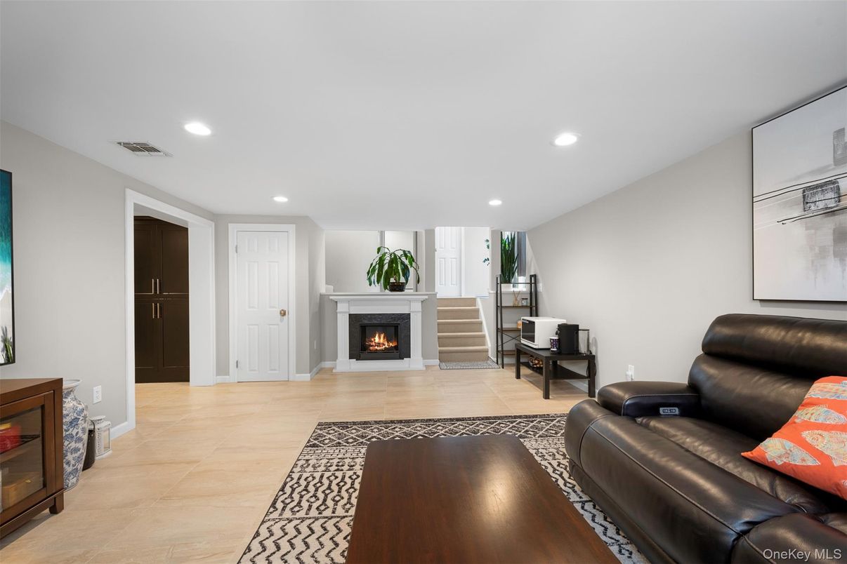 Fireplace, Interior, Living room, Recessed Lighting