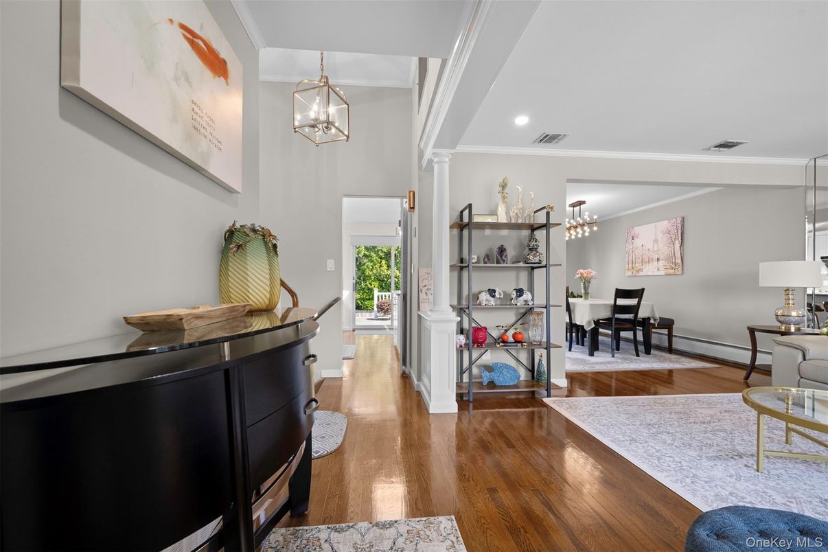 Chandelier, Dining room, Interior, Pendant Lights, Recessed Lighting, Wood Texture Flooring