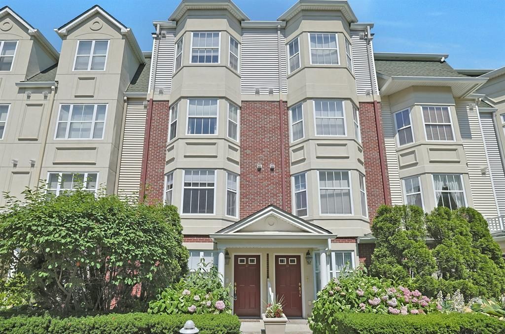 Exterior, Facade, Brick Facade, Rowhouse