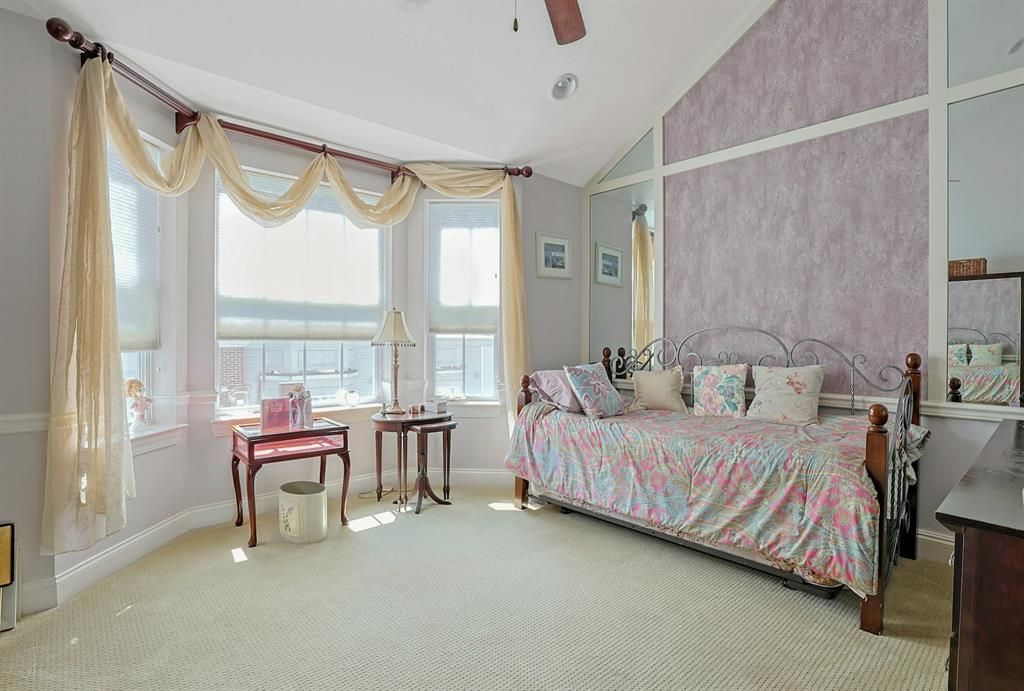 Bedroom, Interior, Water