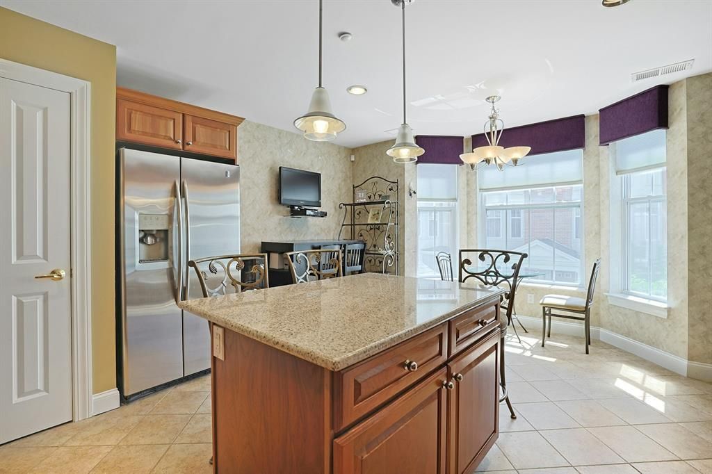Dining room, Interior, Kitchen, Pendant Lights, Recessed Lighting, Stainless Steel Appliances