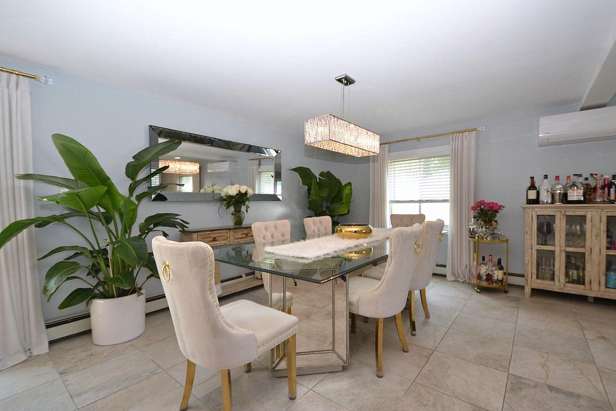 Chandelier, Dining room, Interior, Pendant Lights