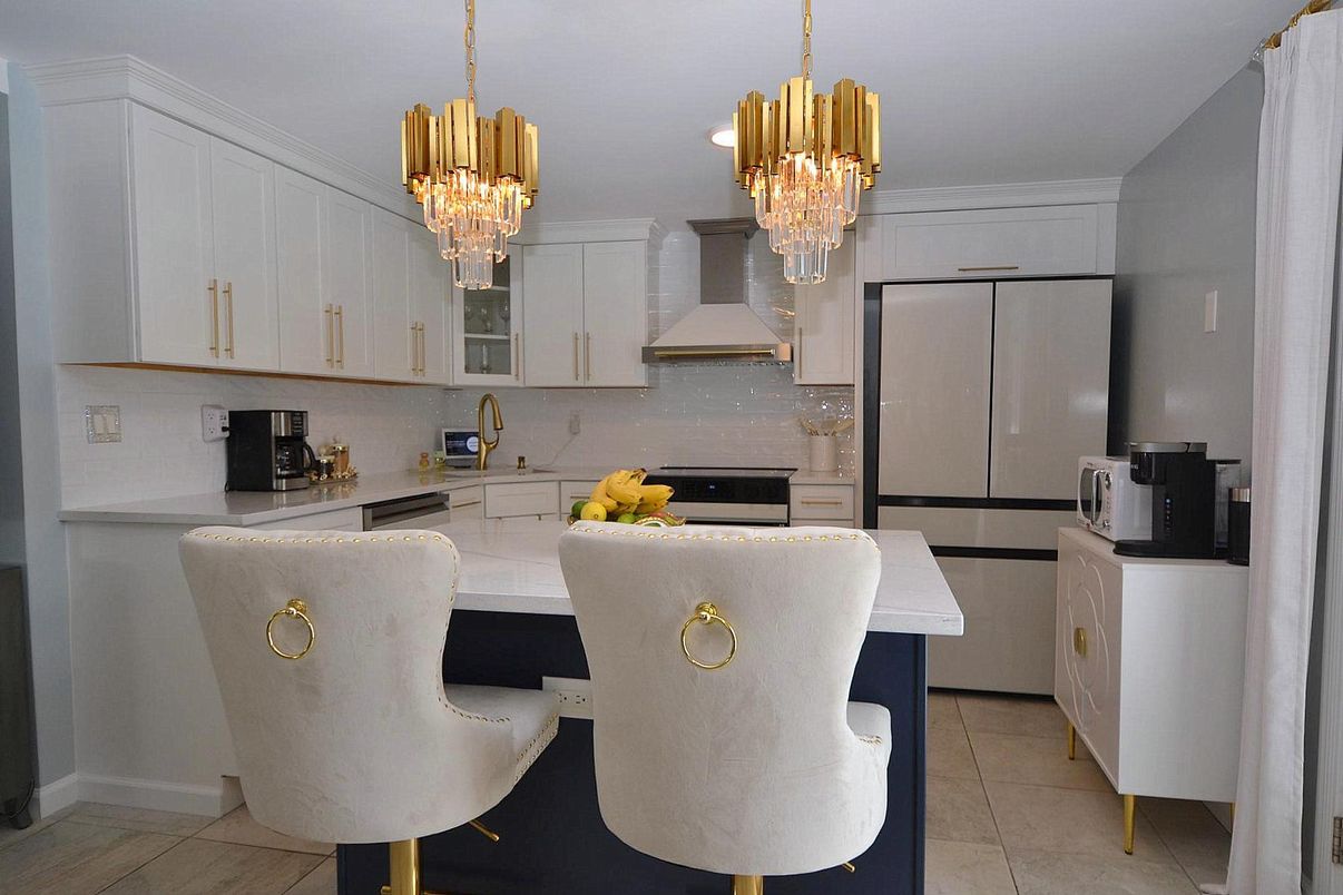 Chandelier, Interior, Kitchen