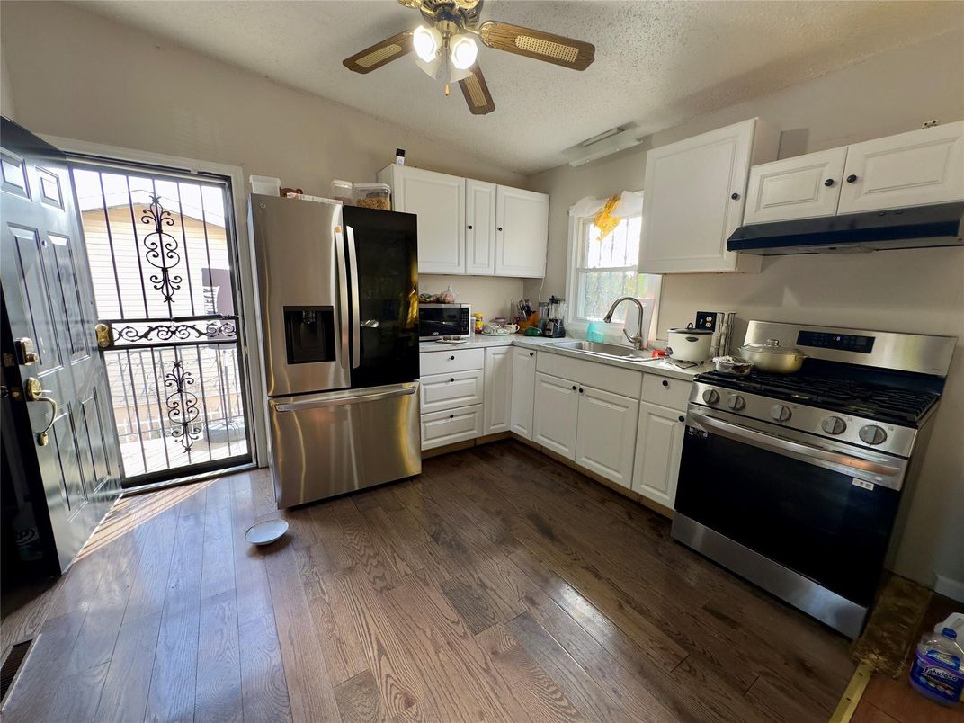 Interior, Kitchen, Stainless Steel Appliances, Wood Texture Flooring