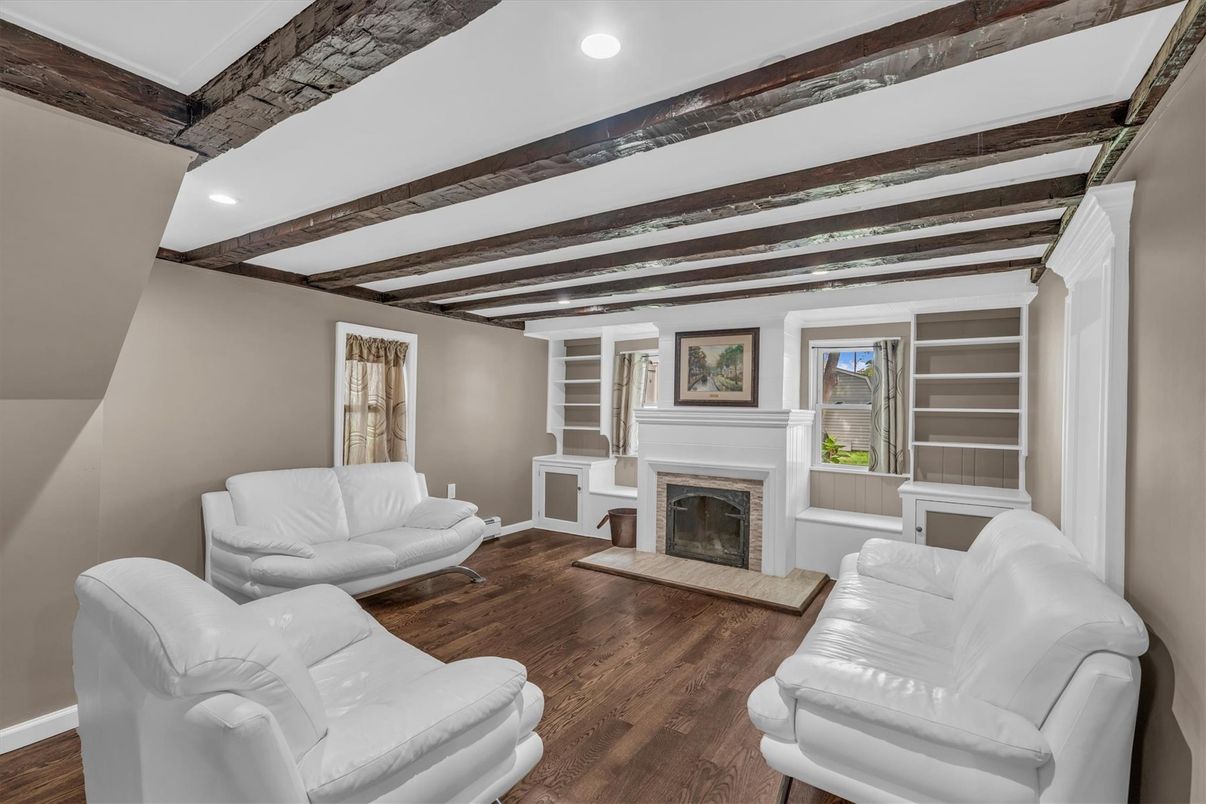 Fireplace, Interior, Living room, Recessed Lighting, Wooden Beams, Wood Texture Flooring