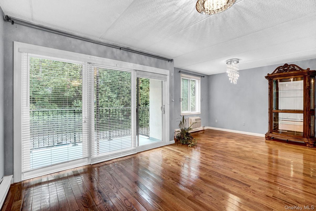 Chandelier, Empty room, Interior, Wood Texture Flooring