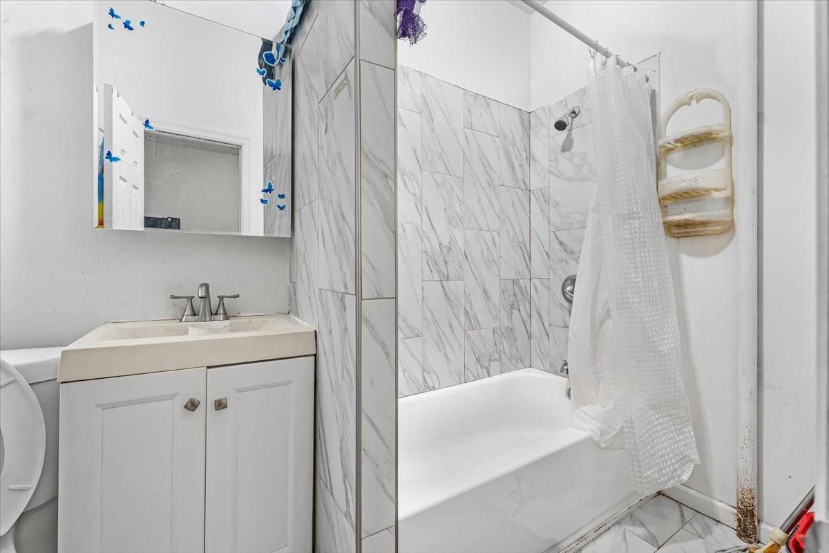 Bathroom, Interior, Marble, Marble Walls