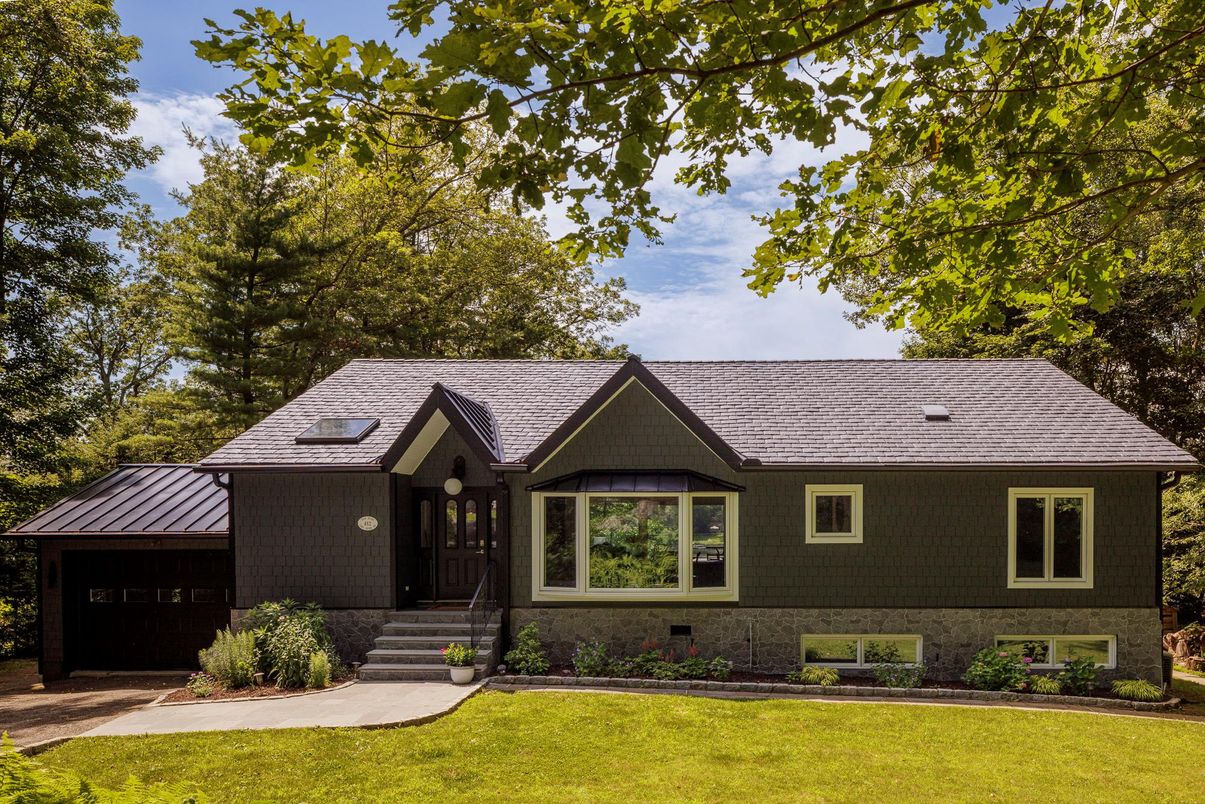 Attached, Exterior, Facade, Ranch