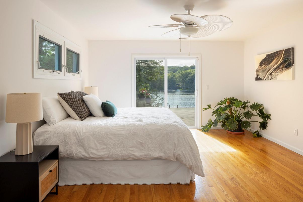 Bedroom, Interior, Water, Wood Texture Flooring