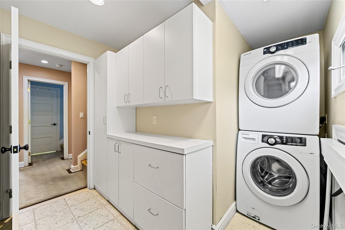 Interior, Recessed Lighting, Utility Closets, Washer