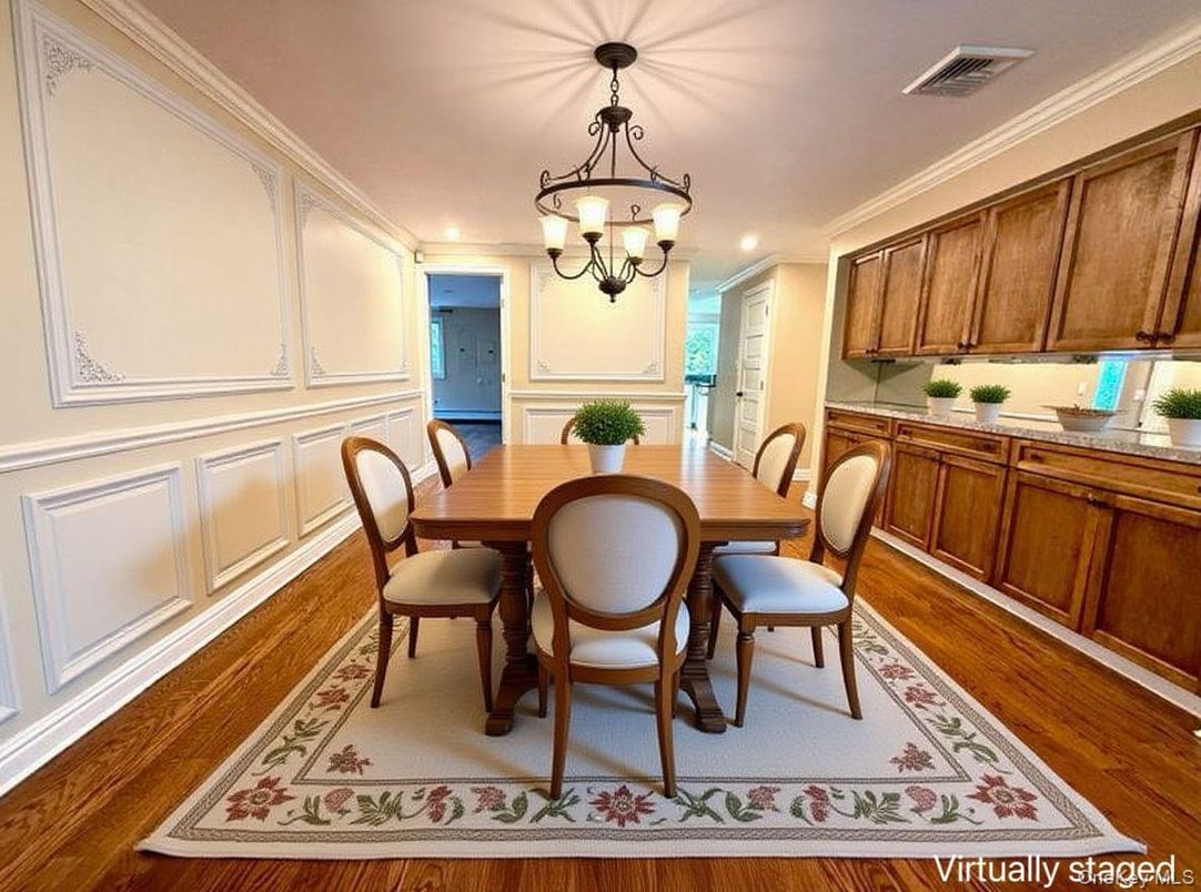 Chandelier, Dining room, Interior, Recessed Lighting, Wood Texture Flooring