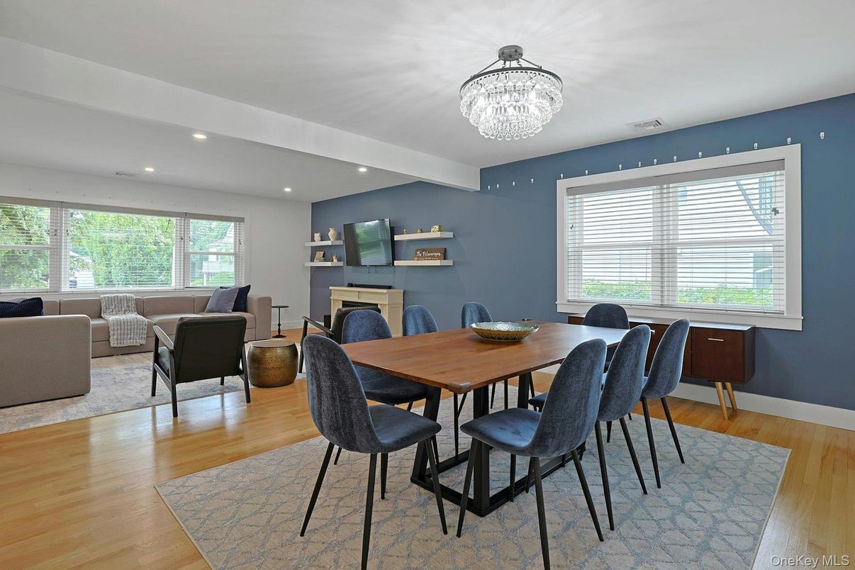 Chandelier, Dining room, Interior, Living room, Recessed Lighting, Wood Texture Flooring