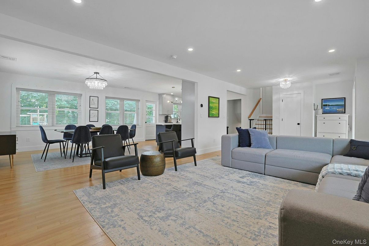 Chandelier, Dining room, Interior, Living room, Recessed Lighting, Wood Texture Flooring