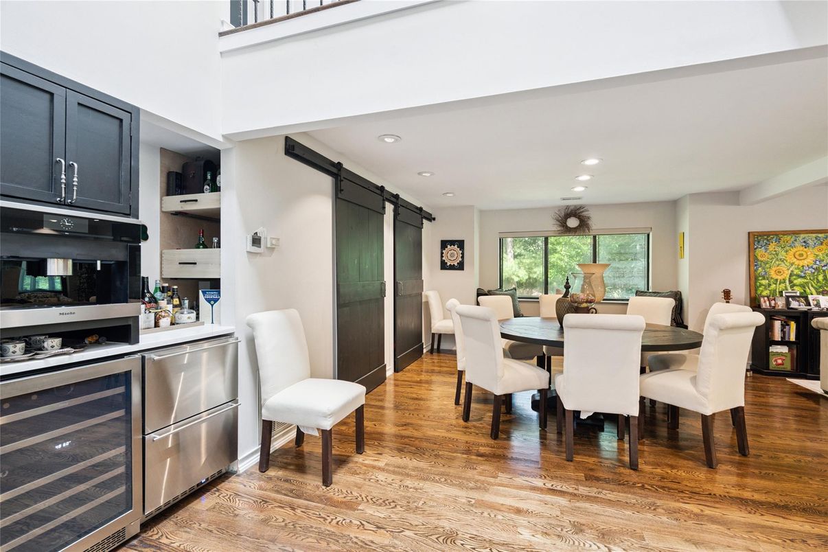 Dining room, Interior, Kitchen, Recessed Lighting, Wood Texture Flooring