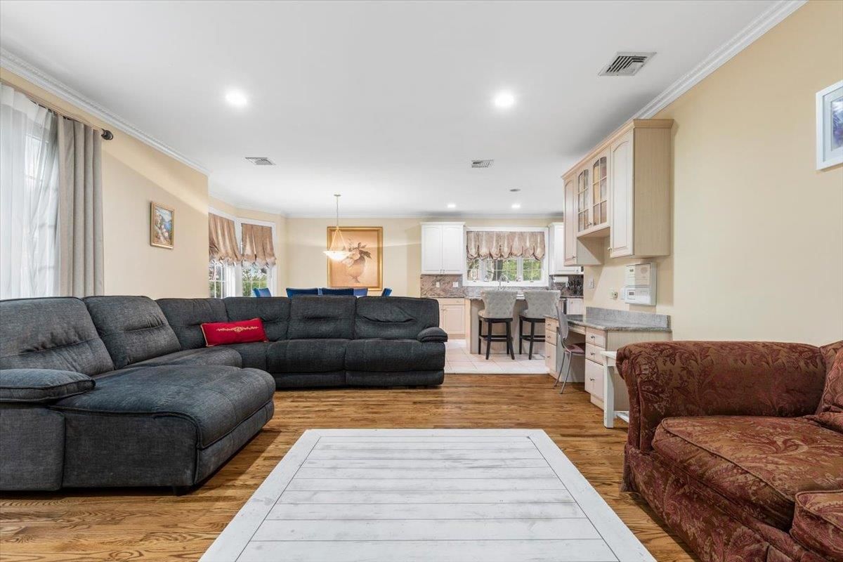 Interior, Kitchen, Living room, Pendant Lights, Recessed Lighting, Wood Texture Flooring