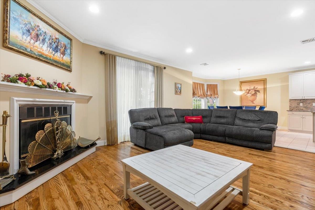 Fireplace, Interior, Living room, Pendant Lights, Recessed Lighting, Wood Texture Flooring