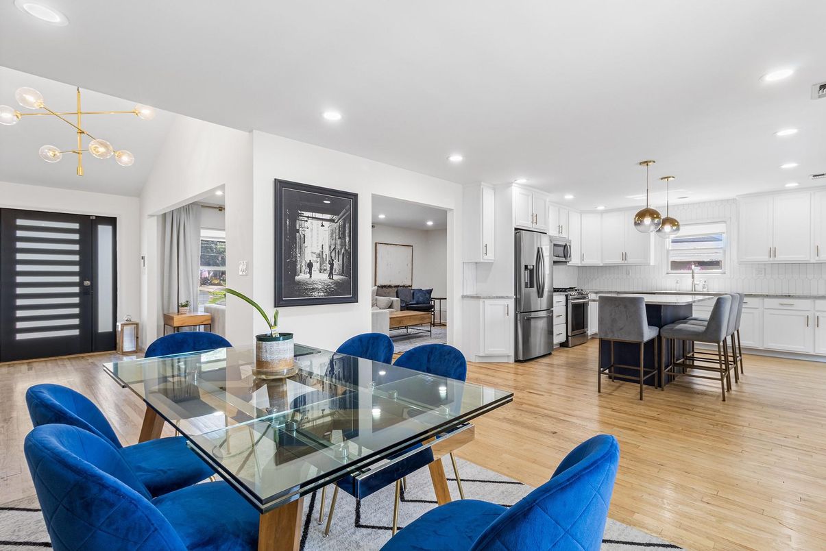 Dining room, Interior, Kitchen, Pendant Lights, Recessed Lighting, Wood Texture Flooring
