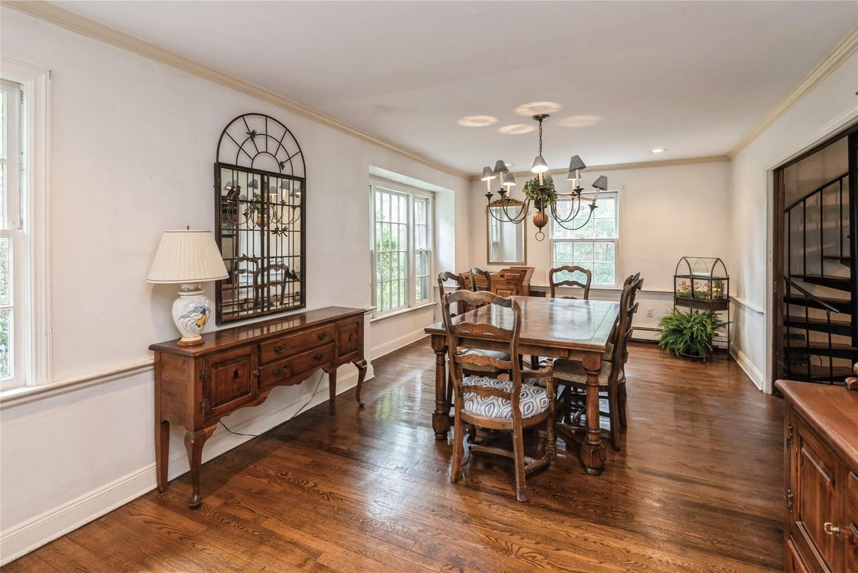 Chandelier, Dining room, Interior, Recessed Lighting, Wood Texture Flooring